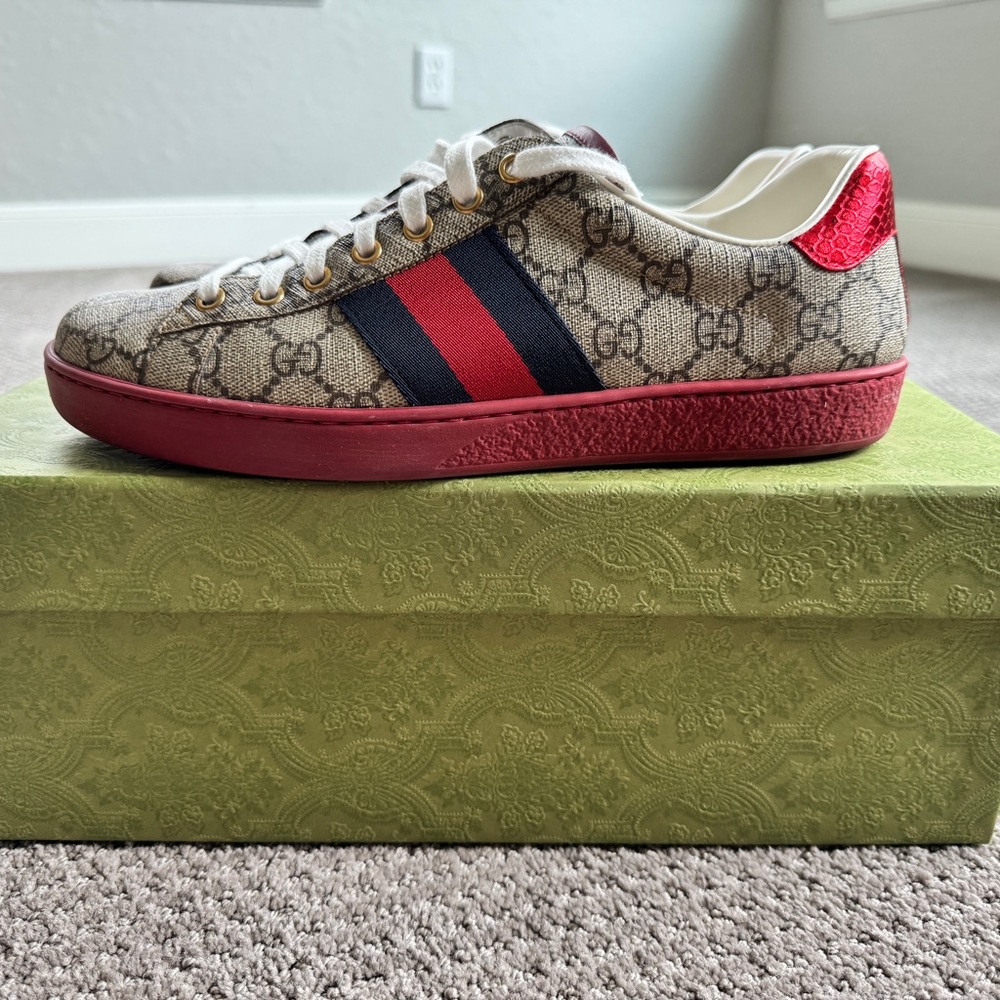 Gucci Monogram Sneakers with Red and Blue Accents - Picture 6 of 11